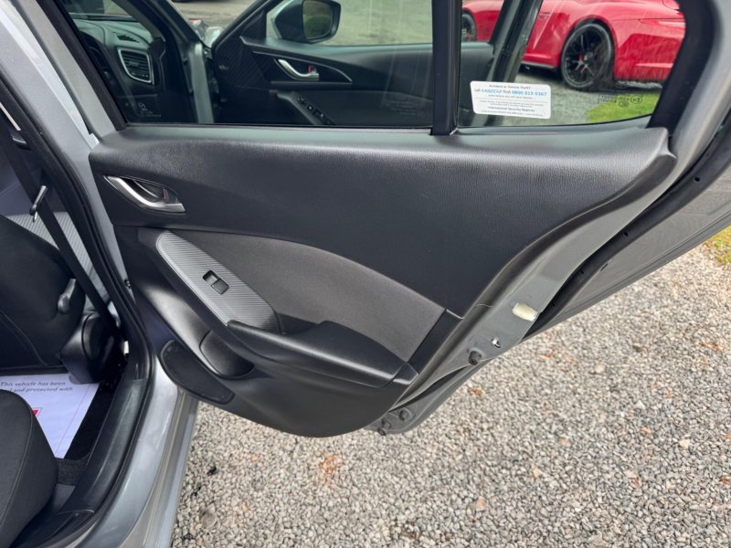 MAZDA MAZDA3 2.0 SKYACTIV-G SE-L Nav Euro 6 (s/s) 5dr 2015