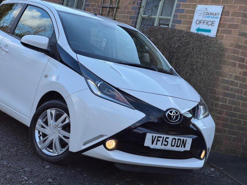 TOYOTA AYGO 1.0 VVT-i x-pression x-wave Euro 5 5dr Euro 5 2015