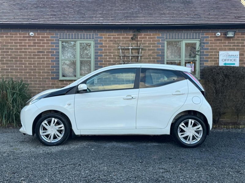 TOYOTA AYGO 1.0 VVT-i x-pression x-wave Euro 5 5dr Euro 5 2015