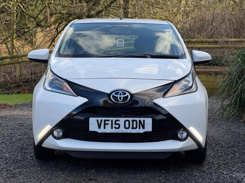 TOYOTA AYGO 1.0 VVT-i x-pression x-wave Euro 5 5dr Euro 5 2015