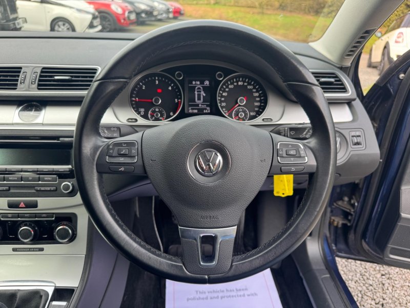 VOLKSWAGEN PASSAT 1.6 TDI BlueMotion Tech S Euro 5 (s/s) 5dr 2013