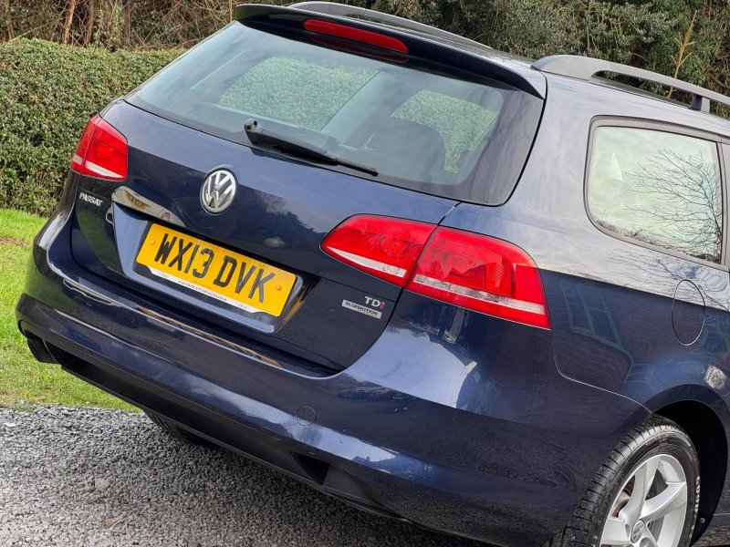 VOLKSWAGEN PASSAT 1.6 TDI BlueMotion Tech S Euro 5 (s/s) 5dr 2013