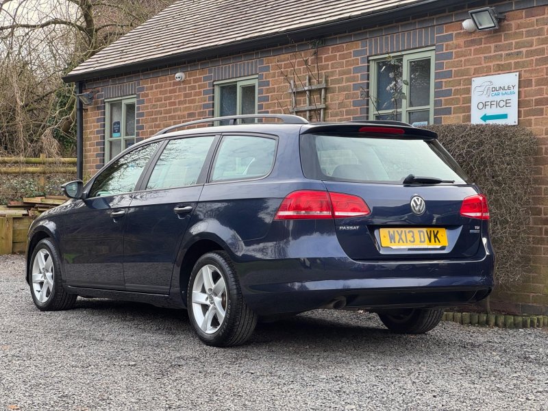 VOLKSWAGEN PASSAT 1.6 TDI BlueMotion Tech S Euro 5 (s/s) 5dr 2013