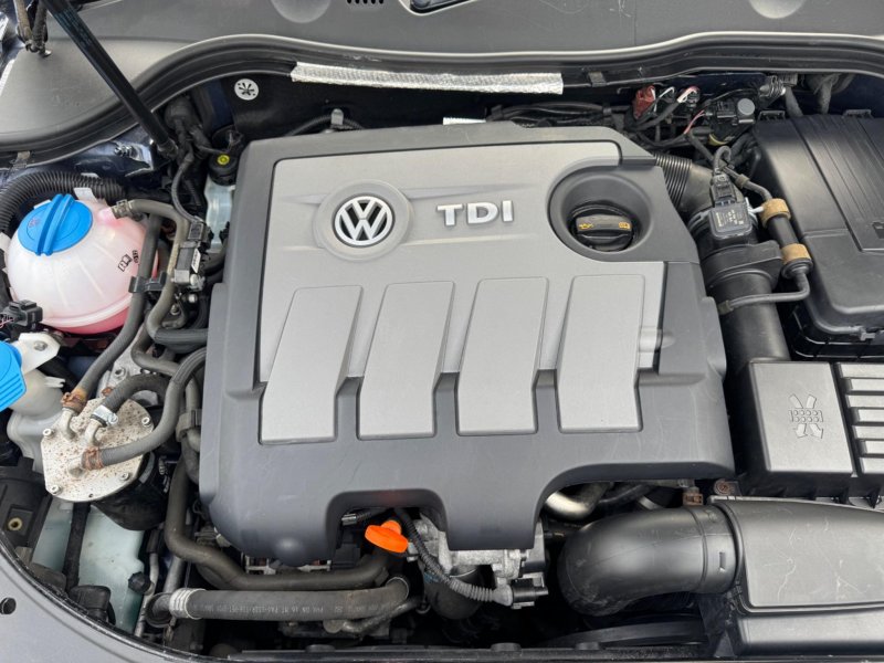VOLKSWAGEN PASSAT 1.6 TDI BlueMotion Tech S Euro 5 (s/s) 5dr 2013
