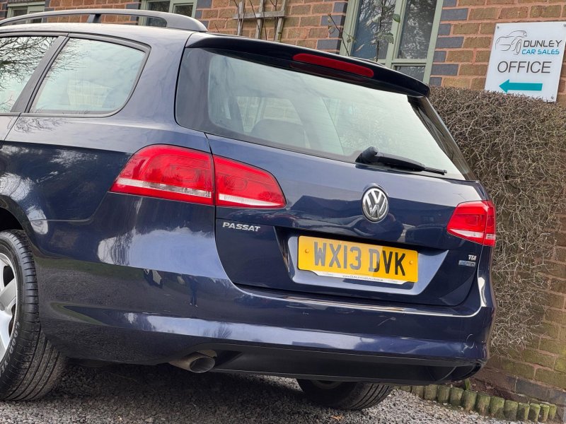 VOLKSWAGEN PASSAT 1.6 TDI BlueMotion Tech S Euro 5 (s/s) 5dr 2013