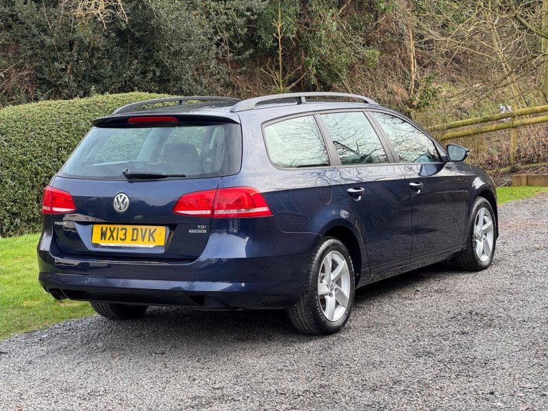 VOLKSWAGEN PASSAT 1.6 TDI BlueMotion Tech S Euro 5 (s/s) 5dr 2013