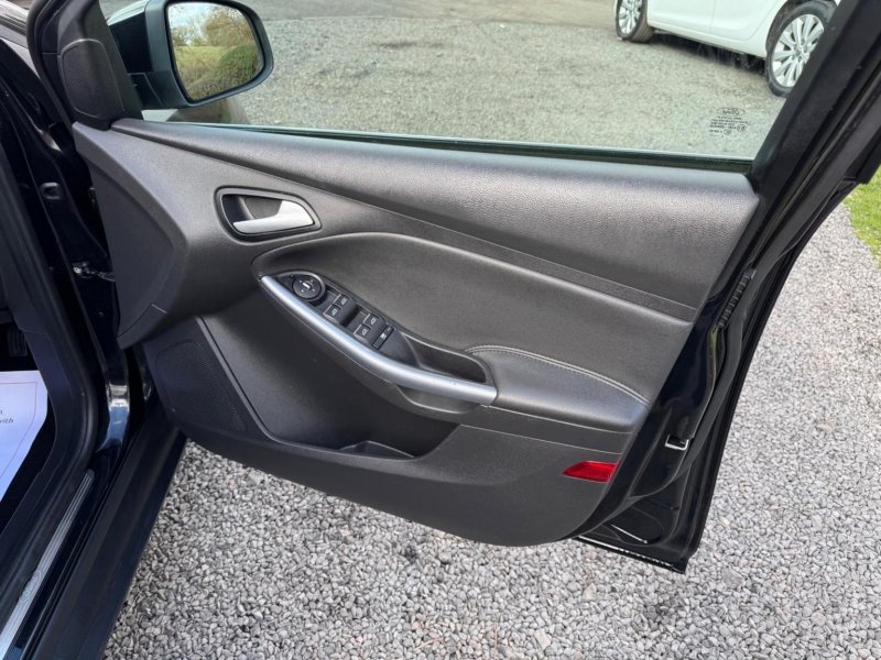 FORD FOCUS 1.0T EcoBoost Titanium X Euro 5 (s/s) 5dr 2014