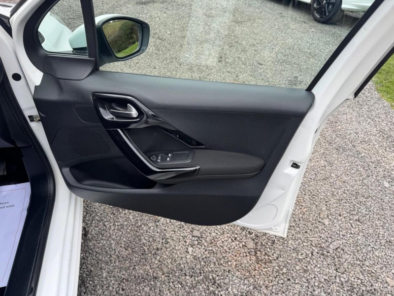 PEUGEOT 208 1.6 BlueHDi Access (a/c) Euro 6 5dr 2015