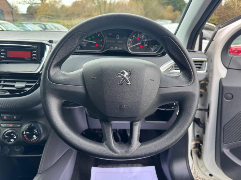 PEUGEOT 208 1.6 BlueHDi Access (a/c) Euro 6 5dr 2015