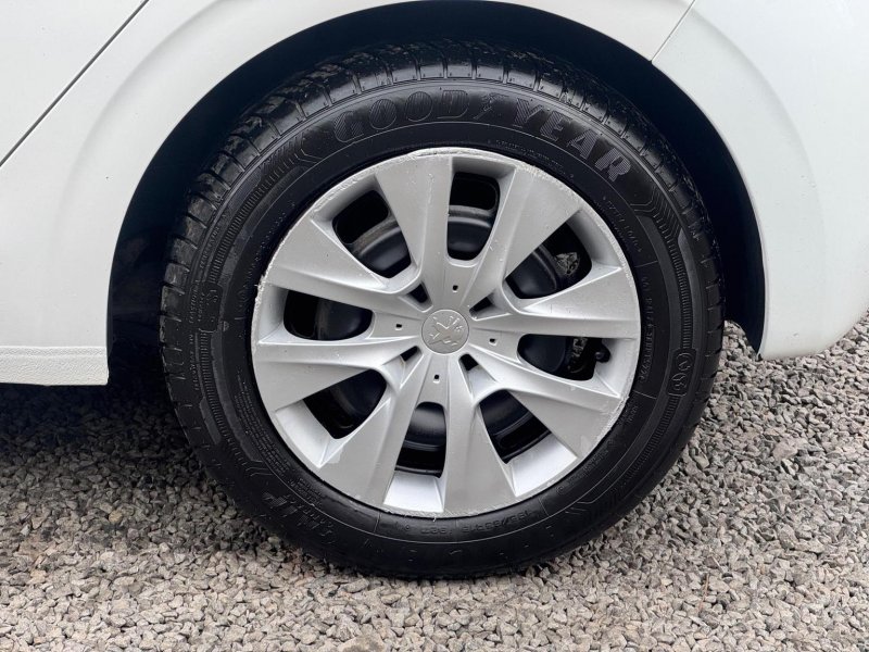 PEUGEOT 208 1.6 BlueHDi Access (a/c) Euro 6 5dr 2015