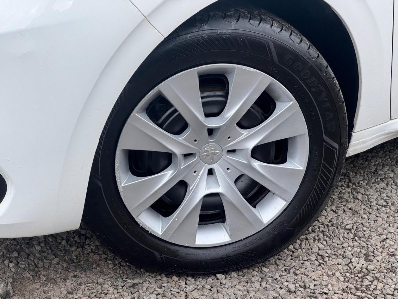 PEUGEOT 208 1.6 BlueHDi Access (a/c) Euro 6 5dr 2015