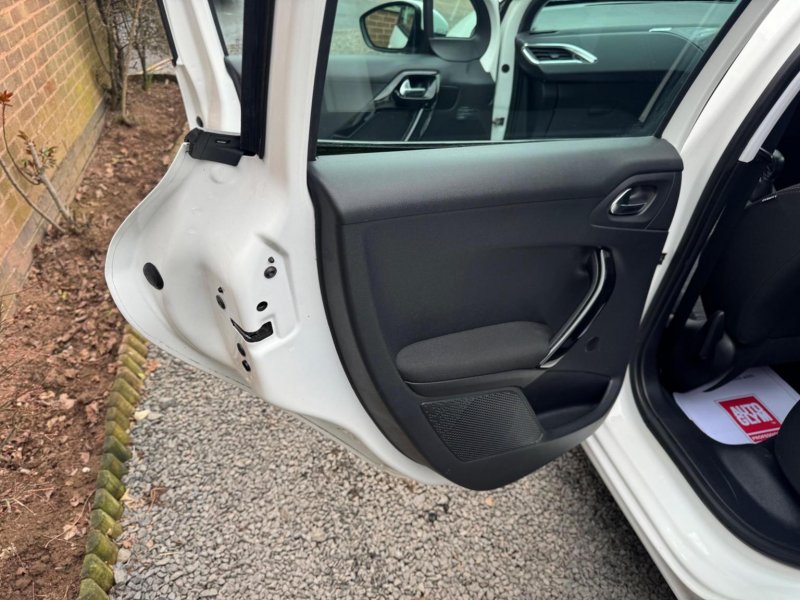 PEUGEOT 208 1.6 BlueHDi Access (a/c) Euro 6 5dr 2015
