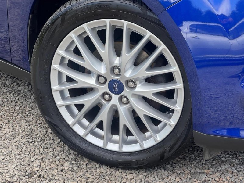 FORD FOCUS 1.0T EcoBoost Zetec Navigator Euro 5 (s/s) 5dr 2014