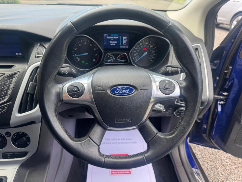FORD FOCUS 1.0T EcoBoost Zetec Navigator Euro 5 (s/s) 5dr 2014