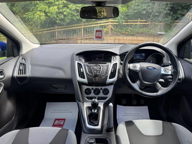 FORD FOCUS 1.0T EcoBoost Zetec Navigator Euro 5 (s/s) 5dr 2014