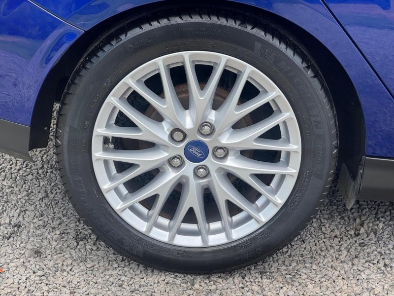 FORD FOCUS 1.0T EcoBoost Zetec Navigator Euro 5 (s/s) 5dr 2014