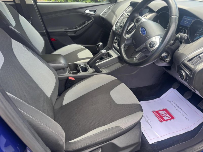 FORD FOCUS 1.0T EcoBoost Zetec Navigator Euro 5 (s/s) 5dr 2014
