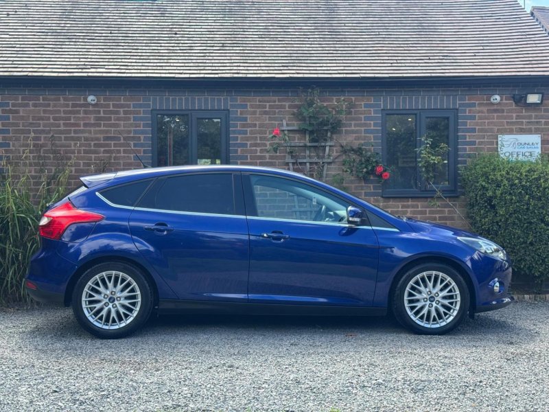 FORD FOCUS 1.0T EcoBoost Zetec Navigator Euro 5 (s/s) 5dr 2014