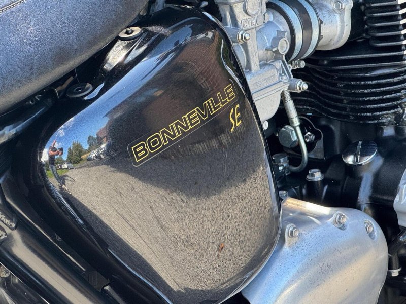 TRIUMPH BONNEVILLE 865 865 2011