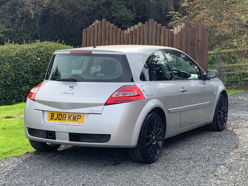 RENAULT MEGANE RENAULTSPORT 225 2008