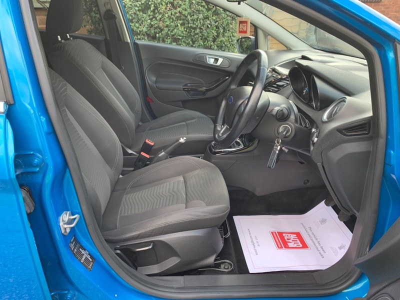 FORD FIESTA ZETEC 2013