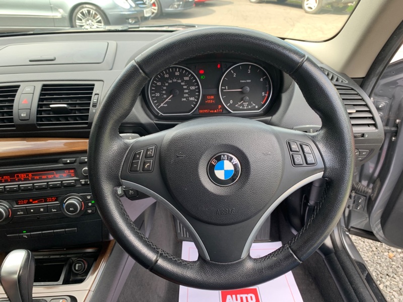 BMW 1 SERIES 118D SE 2011