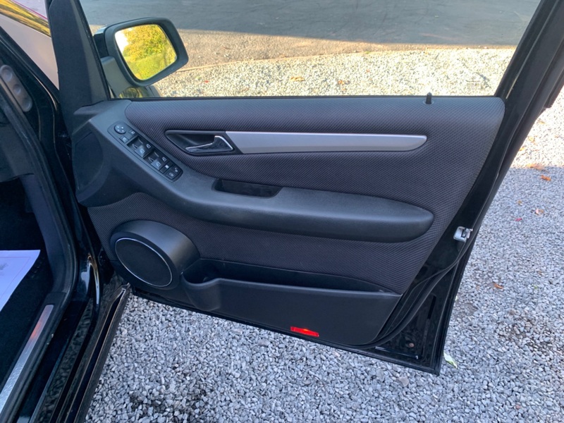 MERCEDES-BENZ A CLASS A160 BLUEEFFICIENCY AVANTGARDE SE 2011