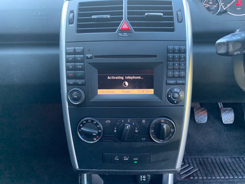 MERCEDES-BENZ A CLASS A160 BLUEEFFICIENCY AVANTGARDE SE 2011