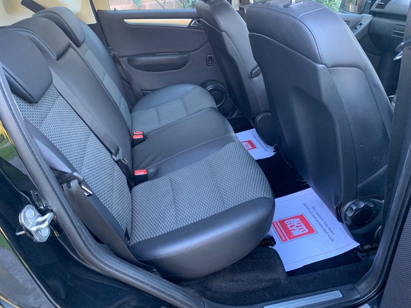 MERCEDES-BENZ A CLASS A160 BLUEEFFICIENCY AVANTGARDE SE 2011