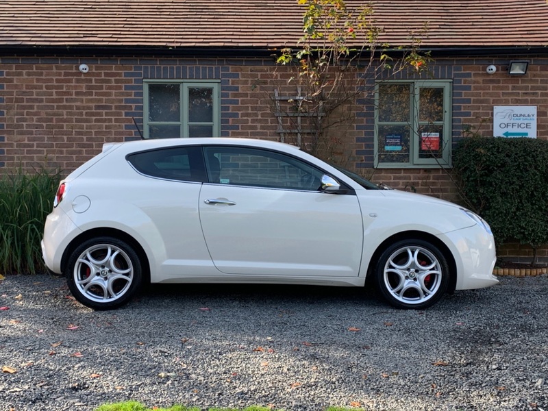 ALFA ROMEO MITO JTDM-2 DISTINCTIVE 2015