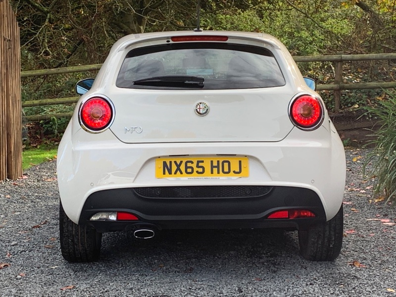 ALFA ROMEO MITO JTDM-2 DISTINCTIVE 2015