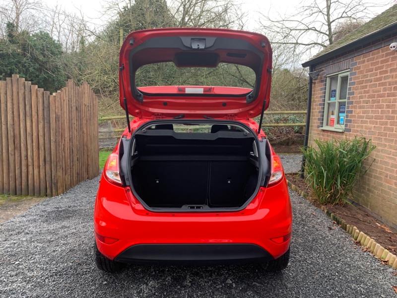 FORD FIESTA ZETEC 2013