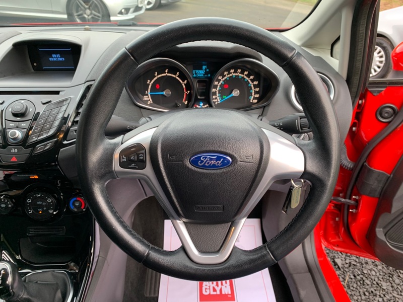 FORD FIESTA ZETEC 2013