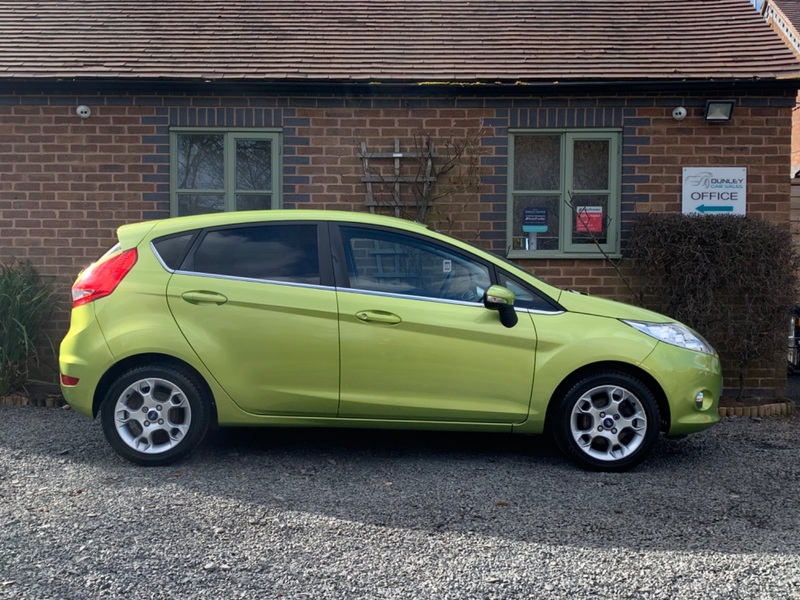 FORD FIESTA TITANIUM 2010