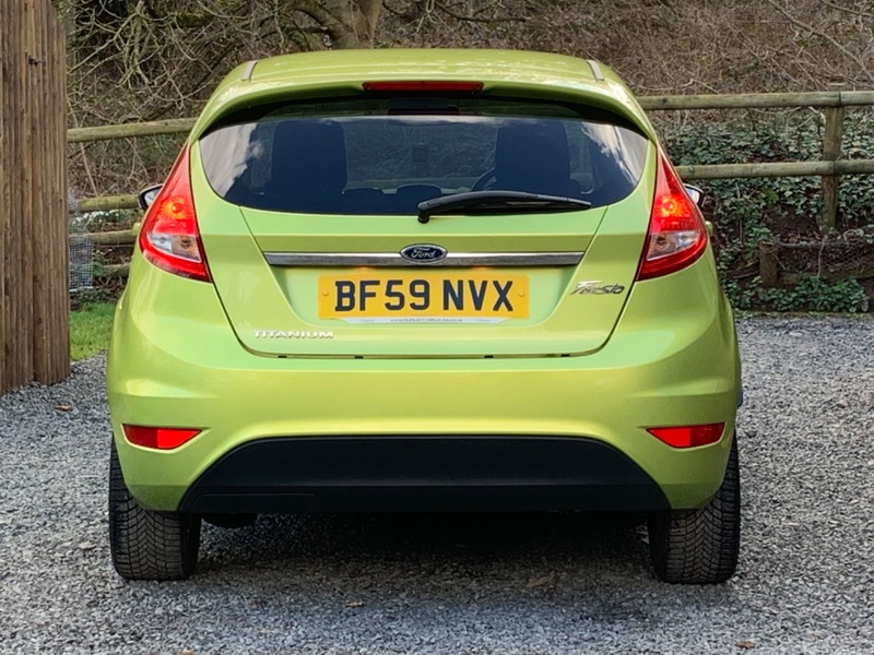 FORD FIESTA TITANIUM 2010