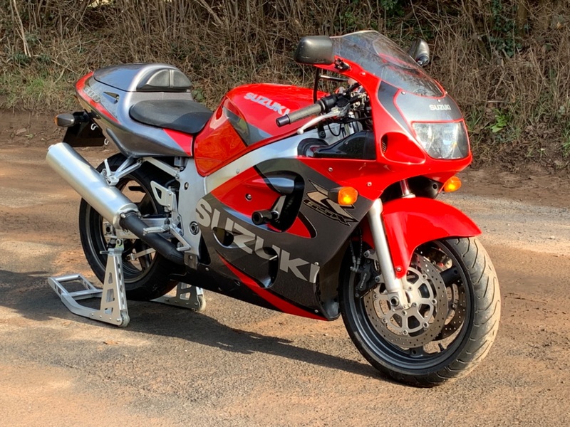 SUZUKI GSXR600 Y 2001