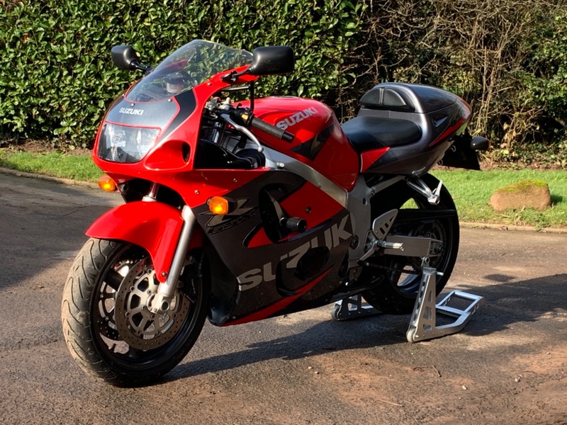 SUZUKI GSXR600 Y 2001