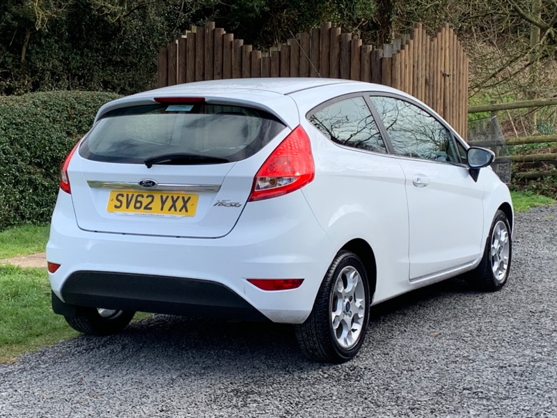 FORD FIESTA ZETEC 2012