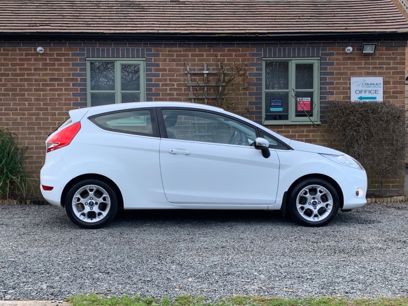 FORD FIESTA ZETEC 2012