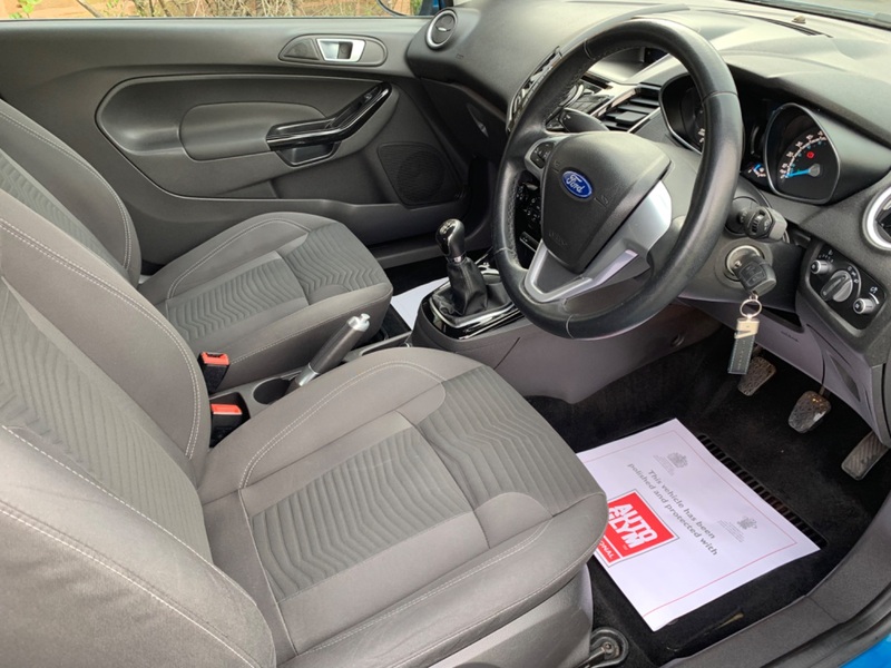 FORD FIESTA ZETEC 2013