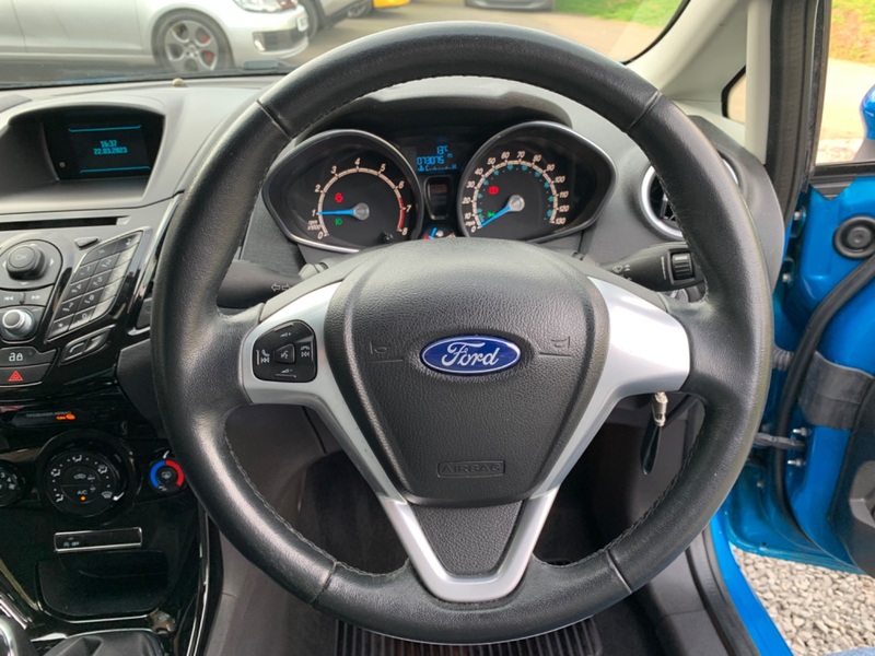 FORD FIESTA ZETEC 2013