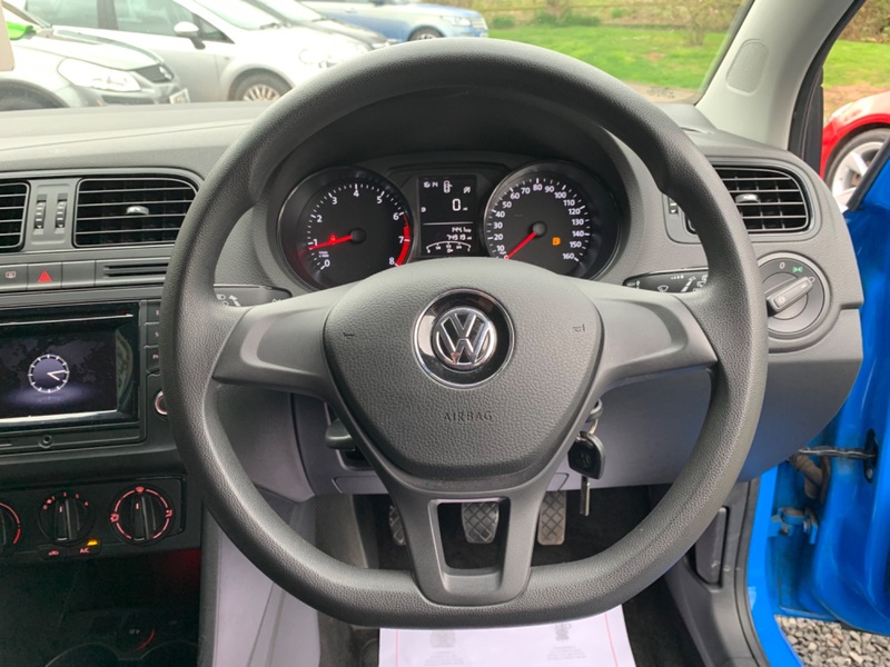 VOLKSWAGEN POLO S AC 2015