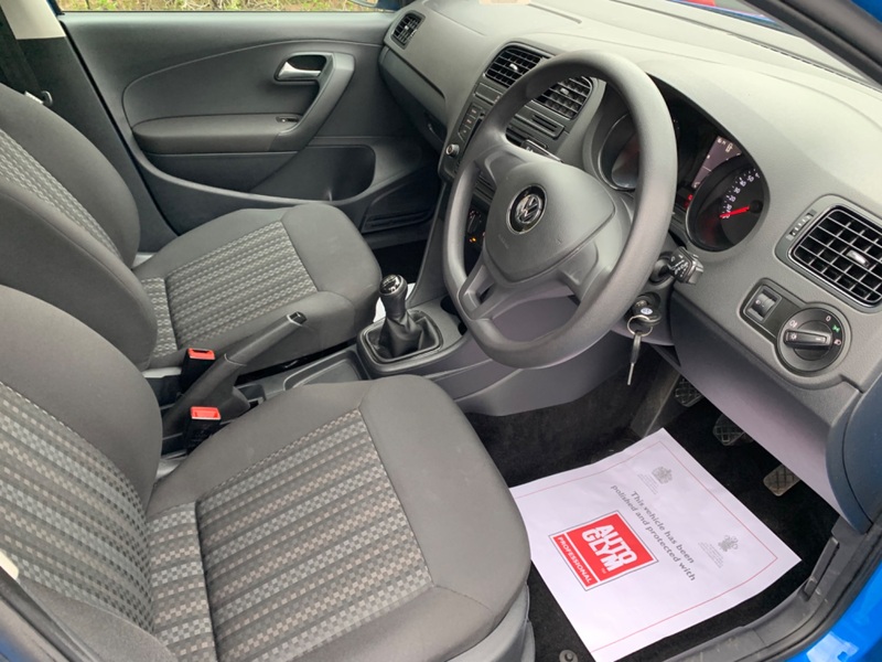 VOLKSWAGEN POLO S AC 2015