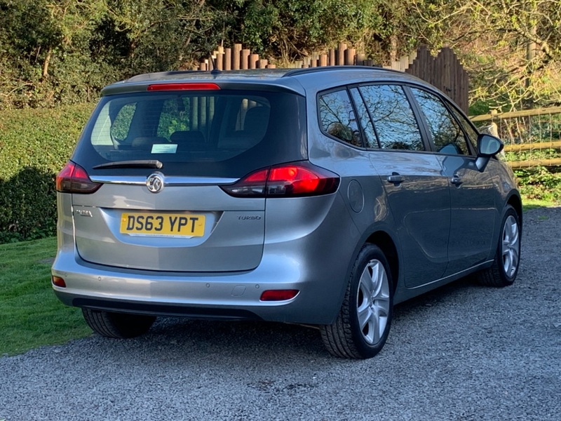 VAUXHALL ZAFIRA TOURER EXCLUSIV 2013