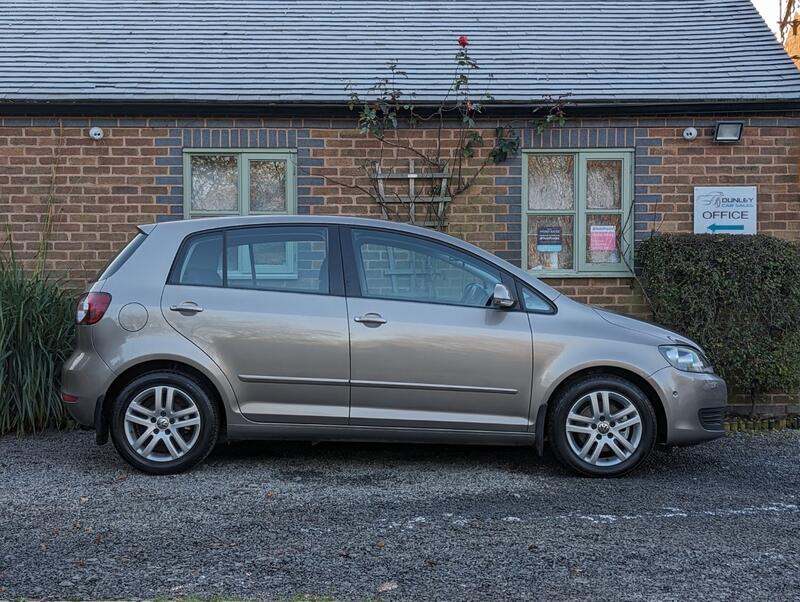 VOLKSWAGEN GOLF PLUS 1.6 TDI BlueMotion SE Euro 5 ss 5dr 2010