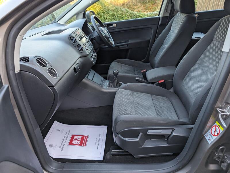 VOLKSWAGEN GOLF PLUS 1.6 TDI BlueMotion SE Euro 5 ss 5dr 2010