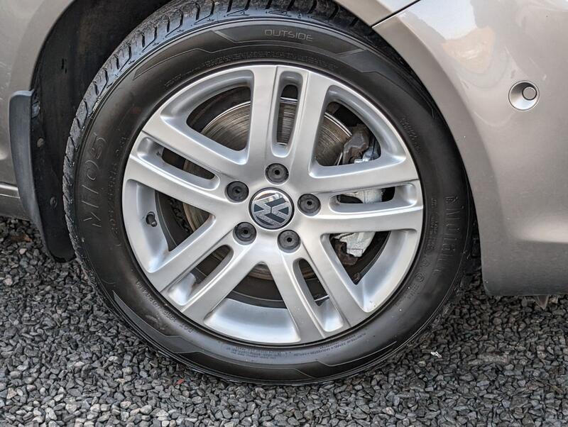 VOLKSWAGEN GOLF PLUS 1.6 TDI BlueMotion SE Euro 5 ss 5dr 2010