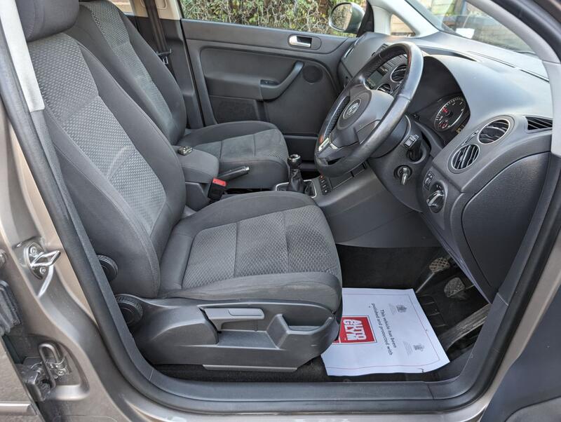 VOLKSWAGEN GOLF PLUS 1.6 TDI BlueMotion SE Euro 5 ss 5dr 2010