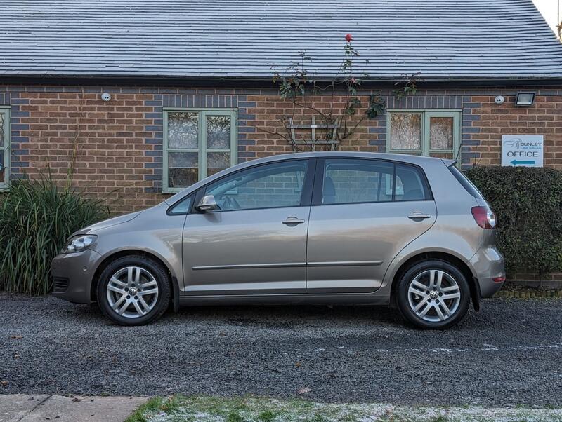 VOLKSWAGEN GOLF PLUS 1.6 TDI BlueMotion SE Euro 5 ss 5dr 2010