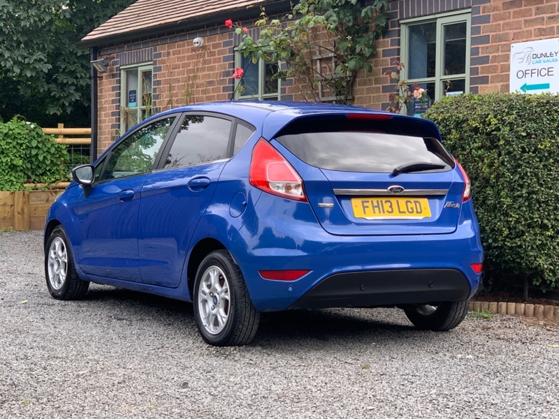 FORD FIESTA 1.6 TDCi ECOnetic Titanium Euro 5 ss 5dr 2013